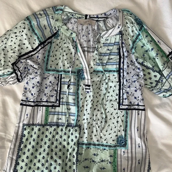 Loft Patchwork Tie Neck Puff Sleeve Top Sz XS Shirt ❤️🌞 - Picture 3 of 4